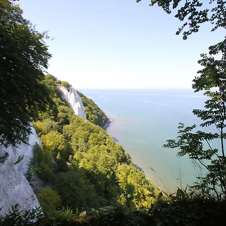 Vogelblick Haushaelfte 01 *