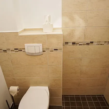 Vogelblick Haushaelfte 01