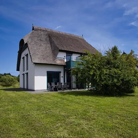 Vogelblick Haushaelfte 01 Mit Terrasse, Garten Holiday home