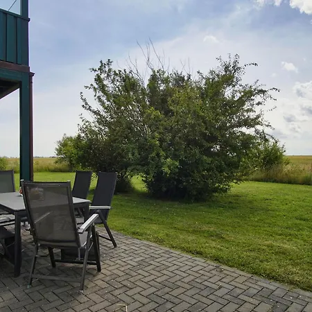 Holiday home Vogelblick Haushaelfte 01 Mit Terrasse, Garten