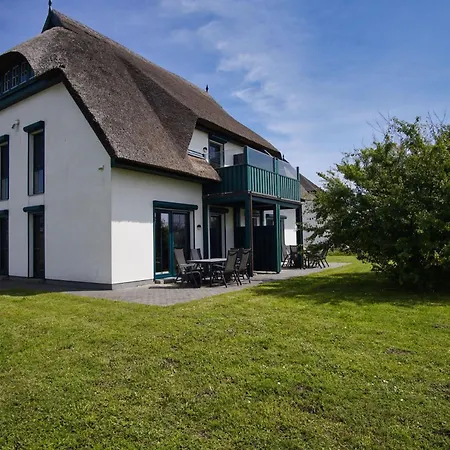 Vogelblick Haushaelfte 01 *