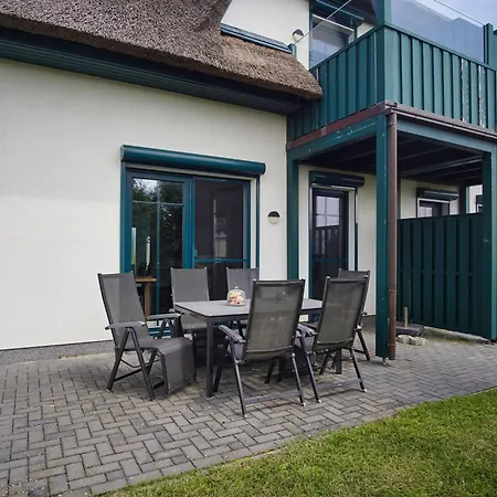Vogelblick Haushaelfte 01 Mit Terrasse, Garten * Vaschvitz