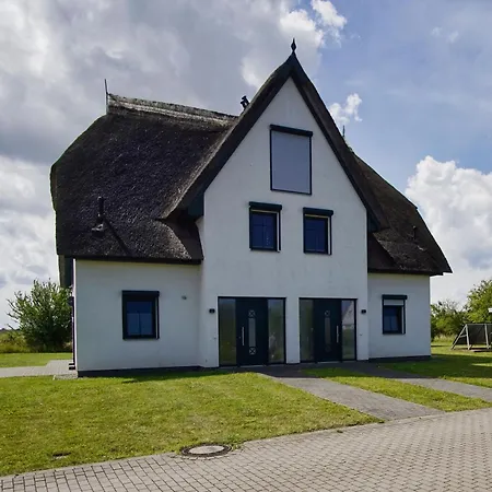 Vogelblick Haushaelfte 01 Mit Terrasse, Garten *